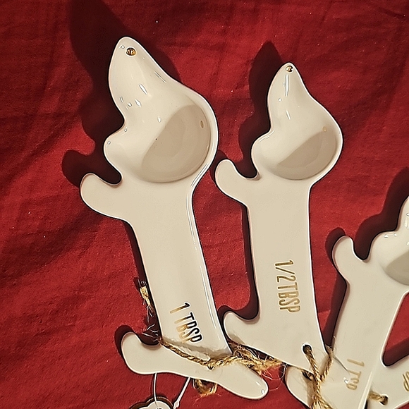 Set of 4 piece Dashshund dog measuring spoons. 1 tbsp, 1/2 tbsp, 1 tsp,1/2 tsp. - Picture 3 of 7